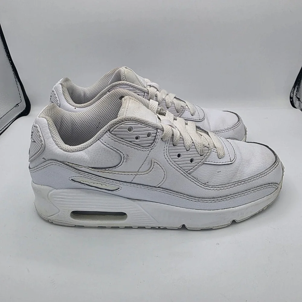 Nike Air Max 90 White Metallic Silver HF6358-102 Kids 4Y Womens 5.5 Sneaker